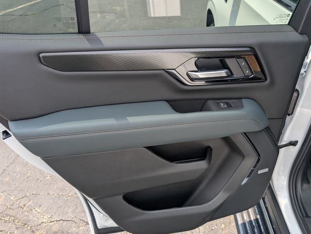 New 2026 GMC Yukon AT4 w/ AT4 Premium Plus Package AWD/4WD image 10
