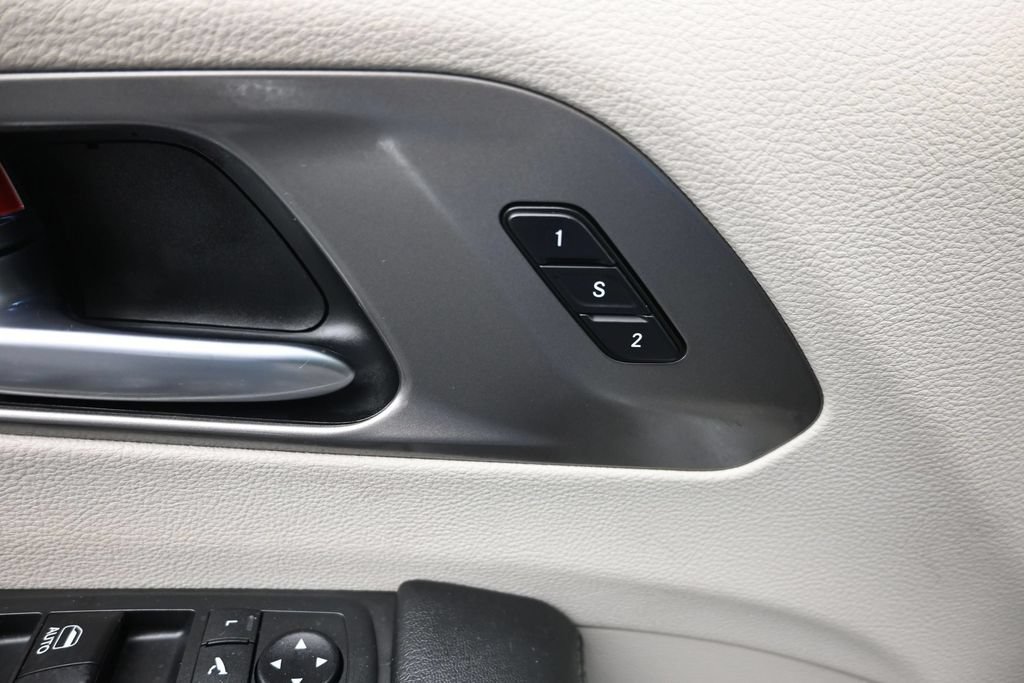 Used 2018 Chrysler Pacifica Limited FWD image 20