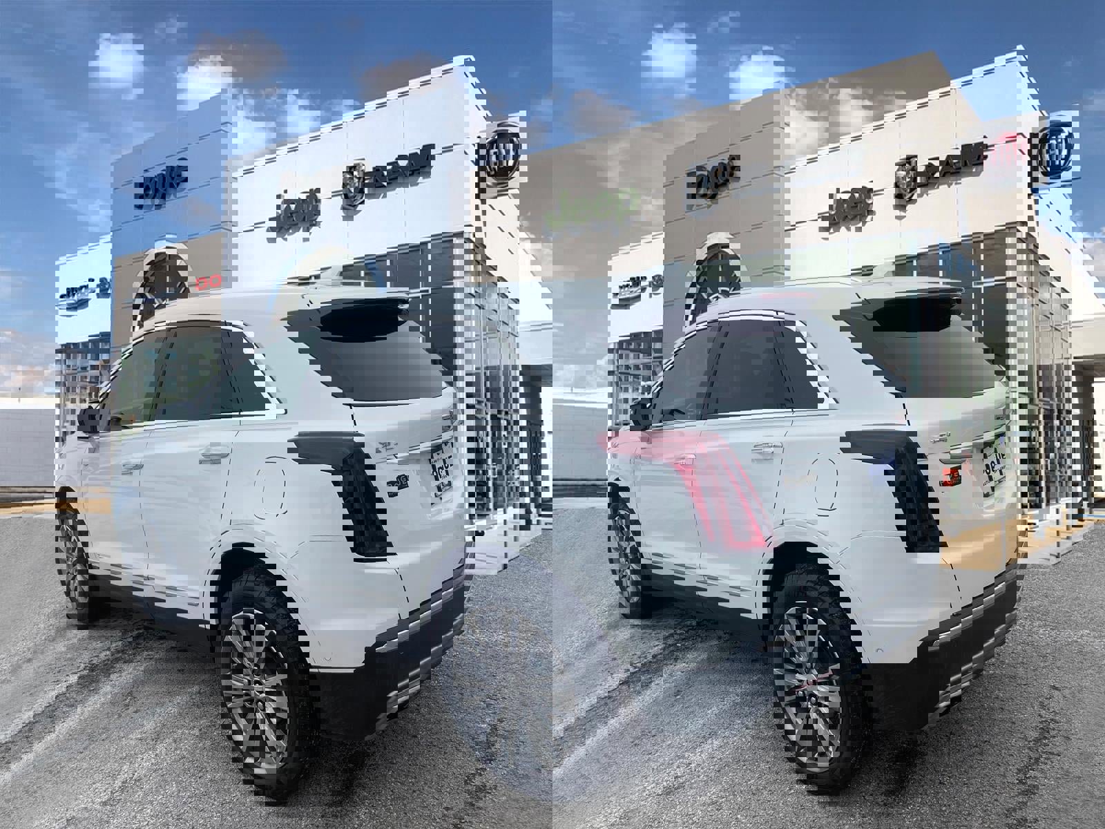 Used 2024 Cadillac XT5 Premium Luxury w/ Technology Package image 3