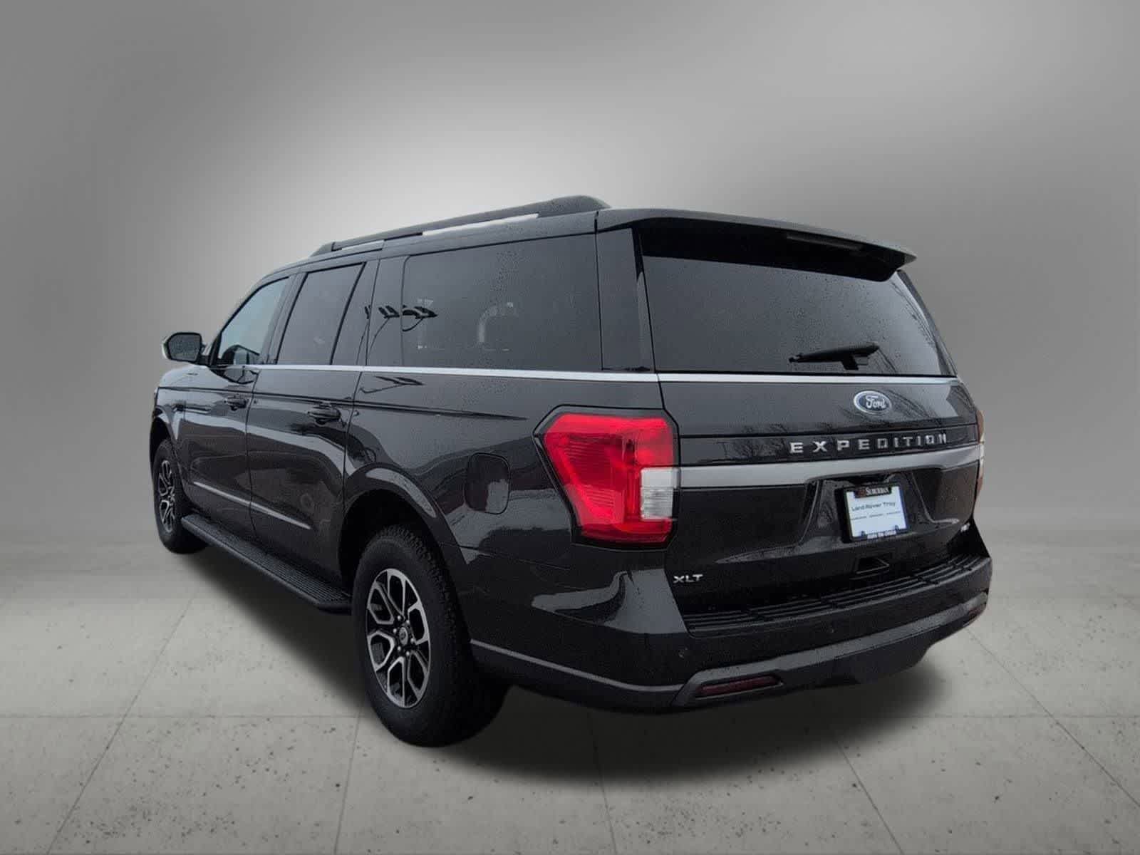 Used 2024 Ford Expedition Max XLT AWD/4WD image 4