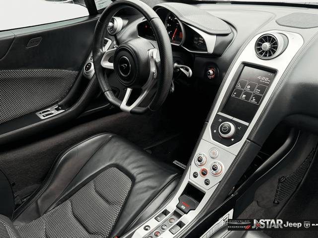 Used 2015 McLaren 650S Spider image 25