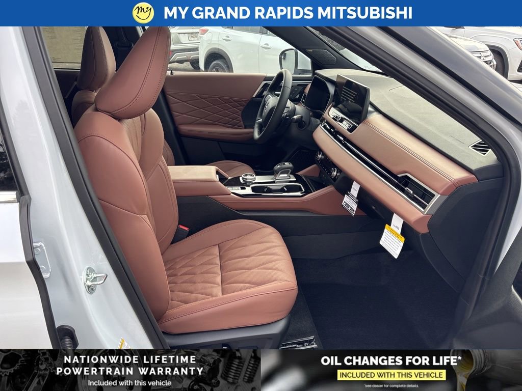 New 2026 Mitsubishi Outlander SEL image 17