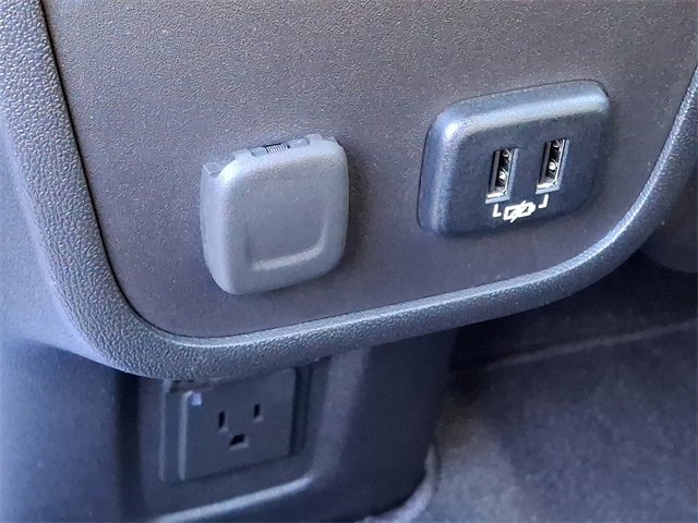 Used 2018 Chevrolet Equinox Premier image 11