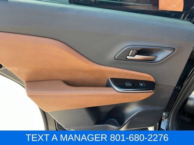 Used 2025 Toyota Crown Signia AWD/4WD image 31