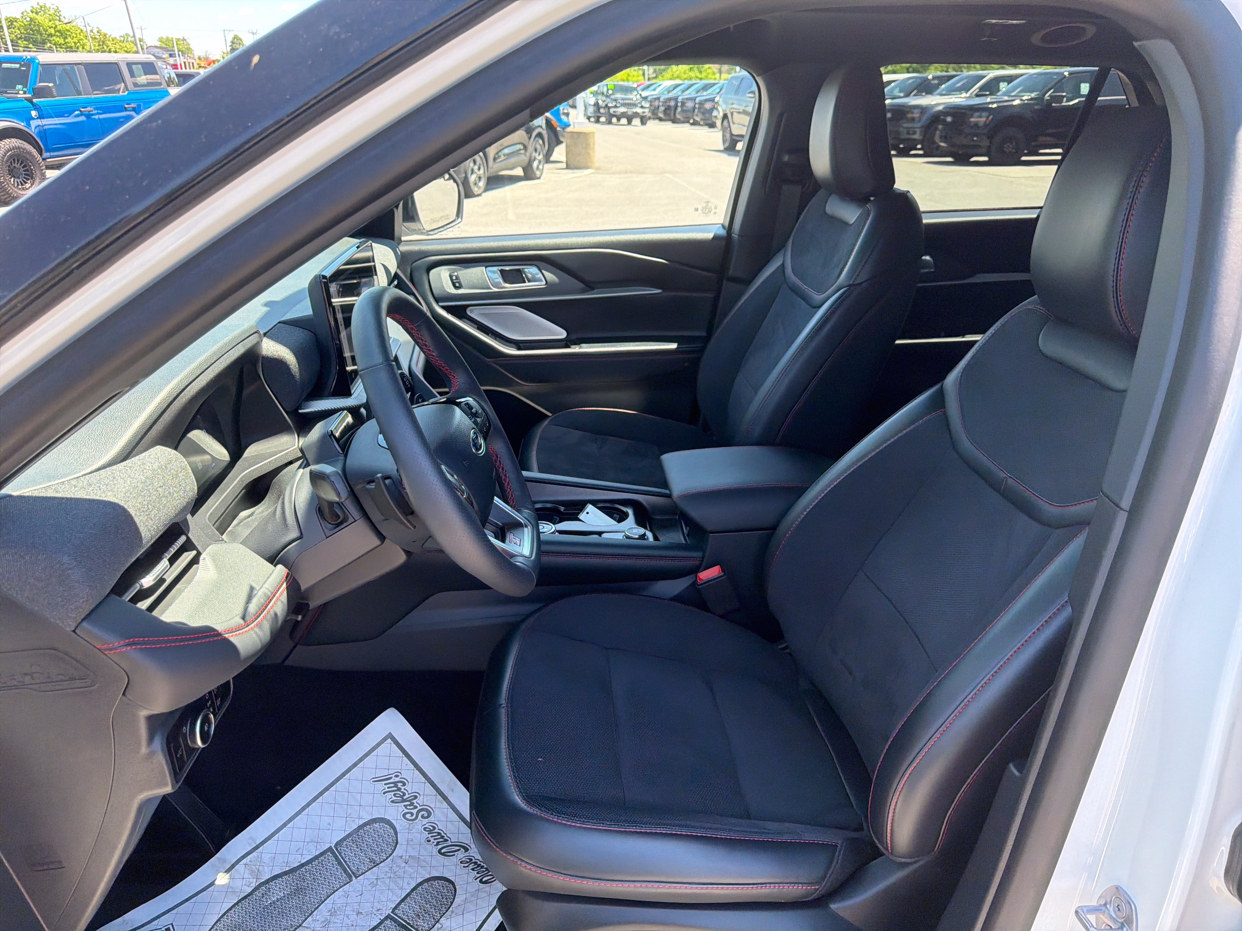 Used 2025 Ford Explorer ST AWD/4WD image 12