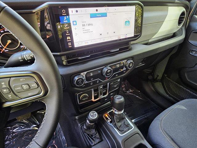 New 2025 Jeep Gladiator Sport image 12