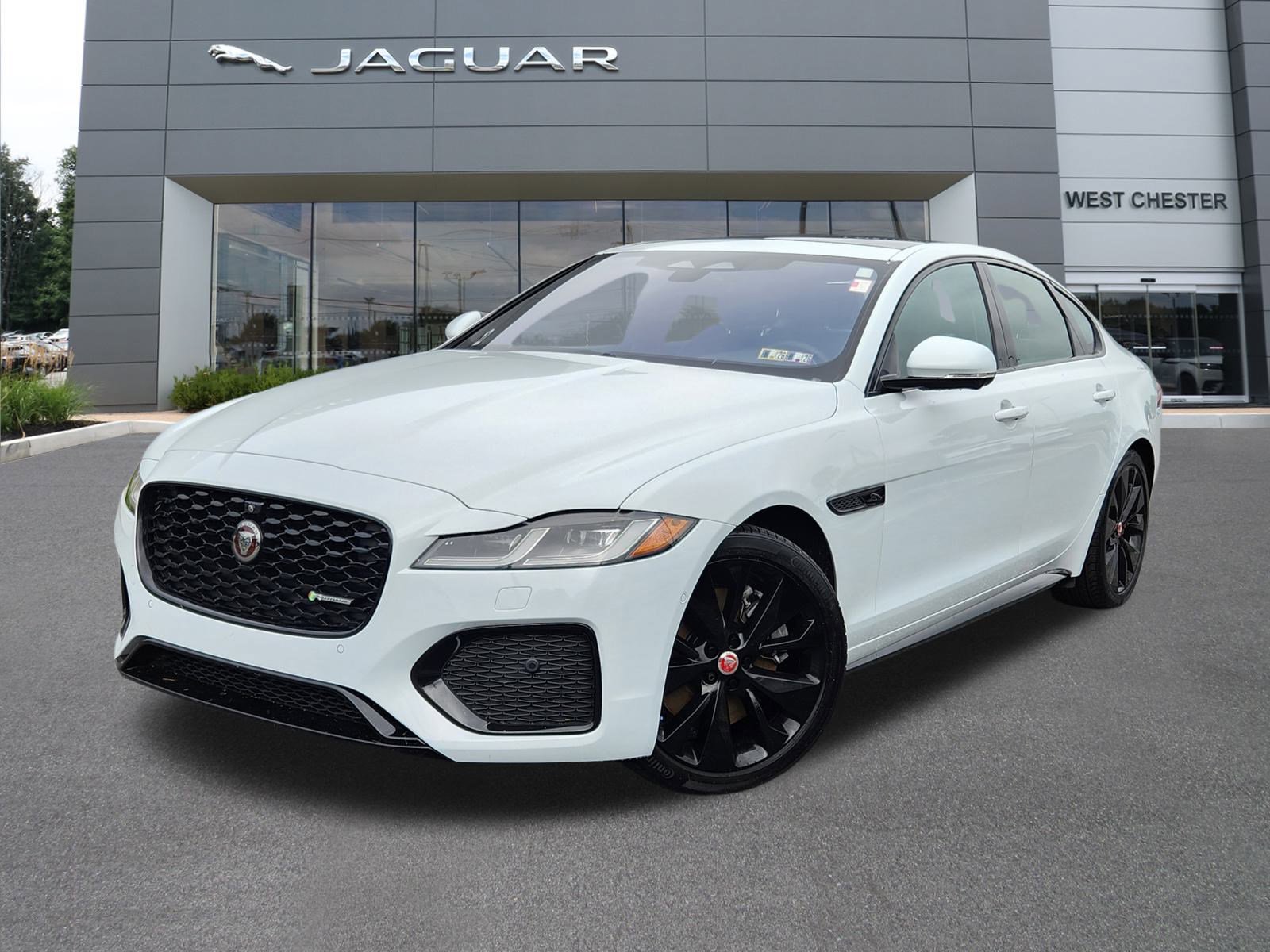 Certified 2021 Jaguar XF R-Dynamic SE image 1