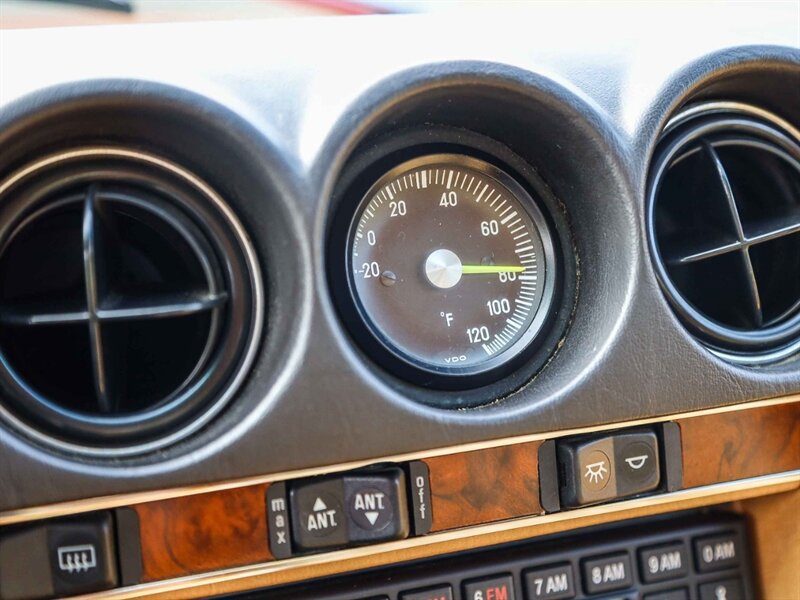 Used 1988 Mercedes-Benz 560 SL image 31