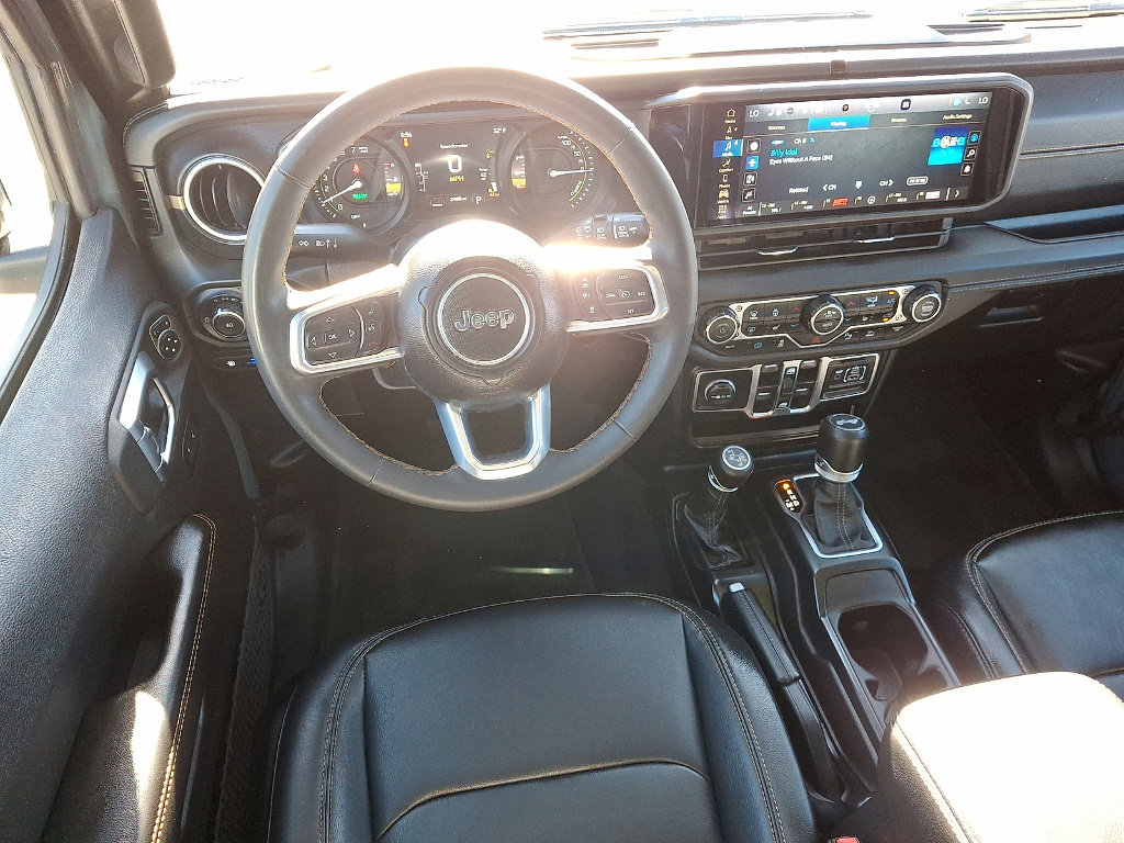 Used 2024 Jeep Wrangler Unlimited Sahara w/ Technology Group AWD/4WD image 13