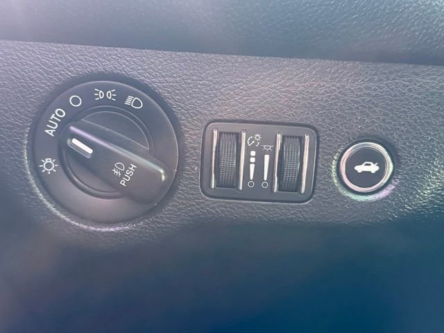 Used 2016 Dodge Challenger R/T w/ Driver Convenience Group image 15