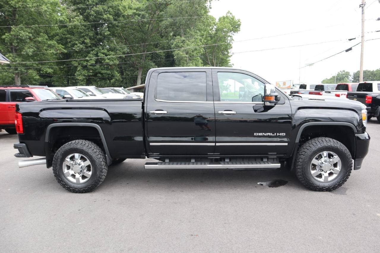 Used 2018 GMC Sierra 3500 Denali w/ Duramax Plus Package AWD/4WD image 4
