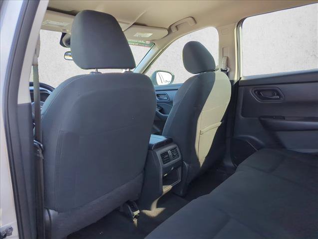 Used 2024 Nissan Rogue S AWD/4WD image 16