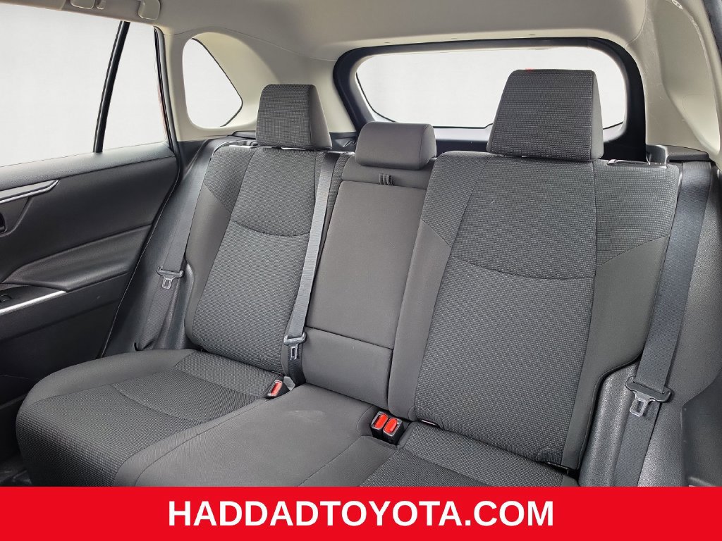 Used 2021 Toyota RAV4 LE AWD/4WD image 14