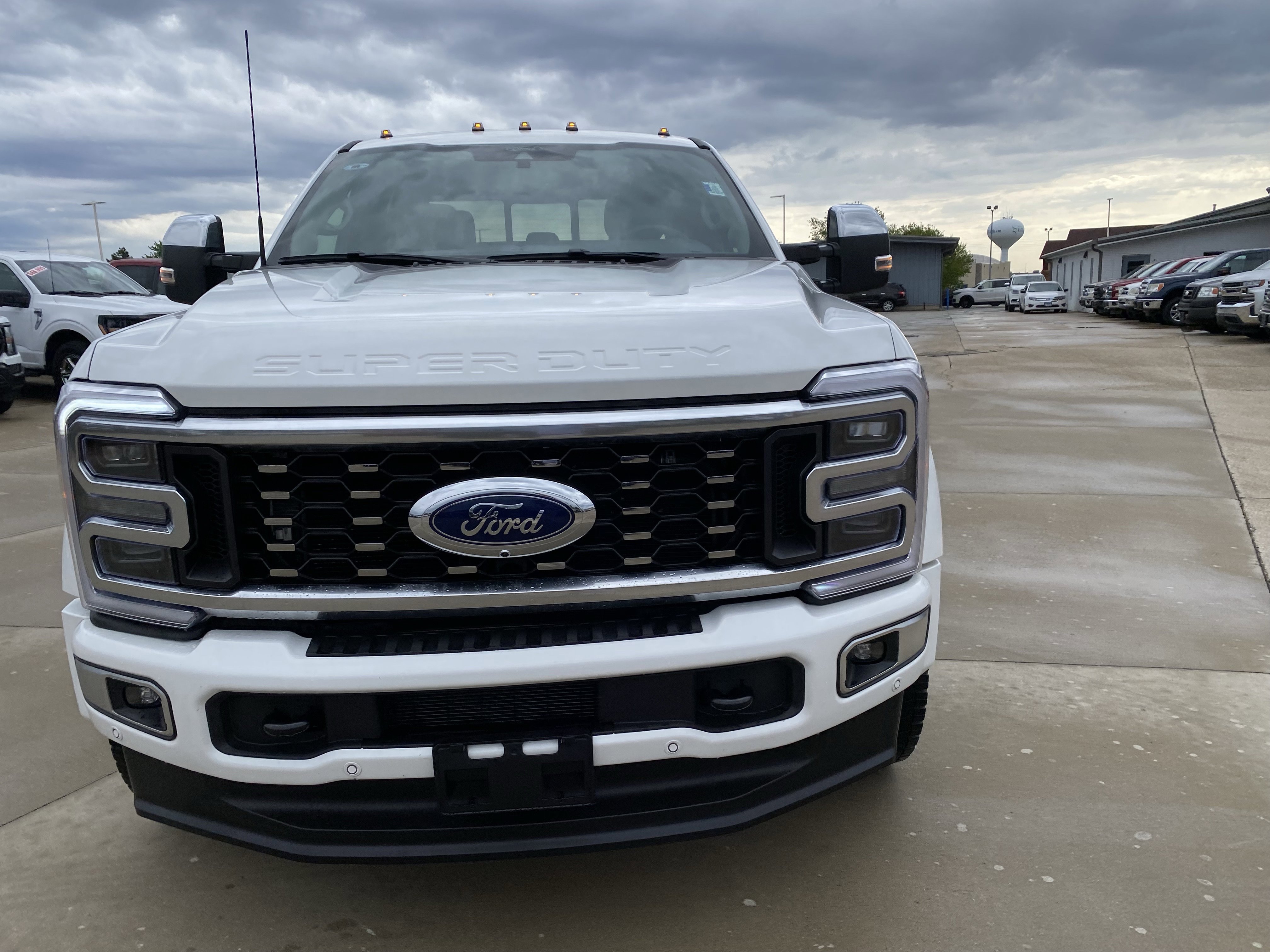 Used 2026 Ford F450 Platinum w/ Platinum Plus Package AWD/4WD image 2