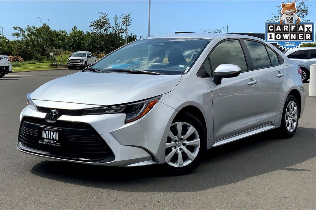 Used 2023 Toyota Corolla LE image 2