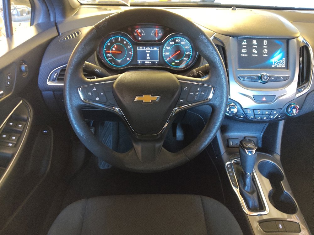 Used 2017 Chevrolet Cruze LT w/ Convenience Package image 22