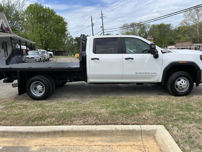 Used 2024 GMC Sierra 3500 Pro w/ Convenience Package image 4