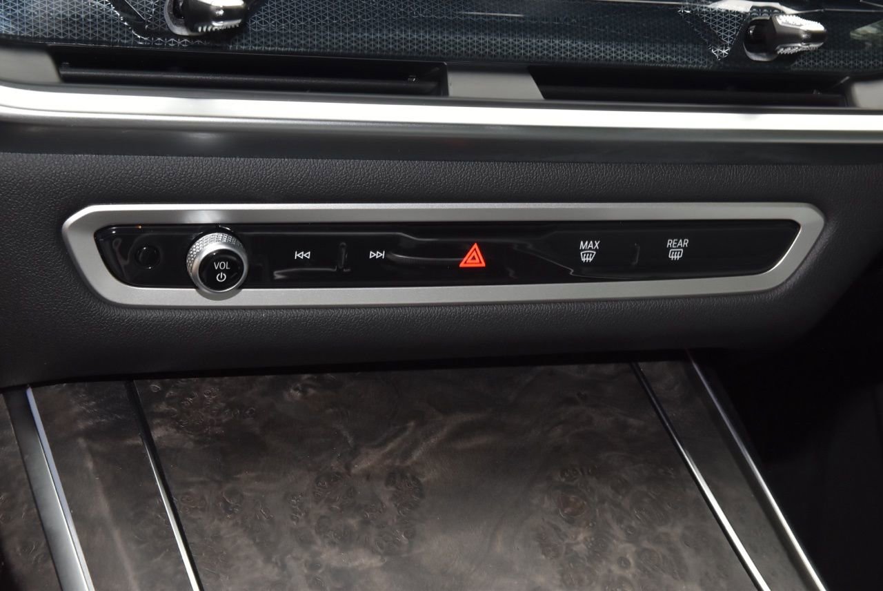 Used 2025 BMW X7 xDrive40i w/ Premium Package AWD/4WD image 30
