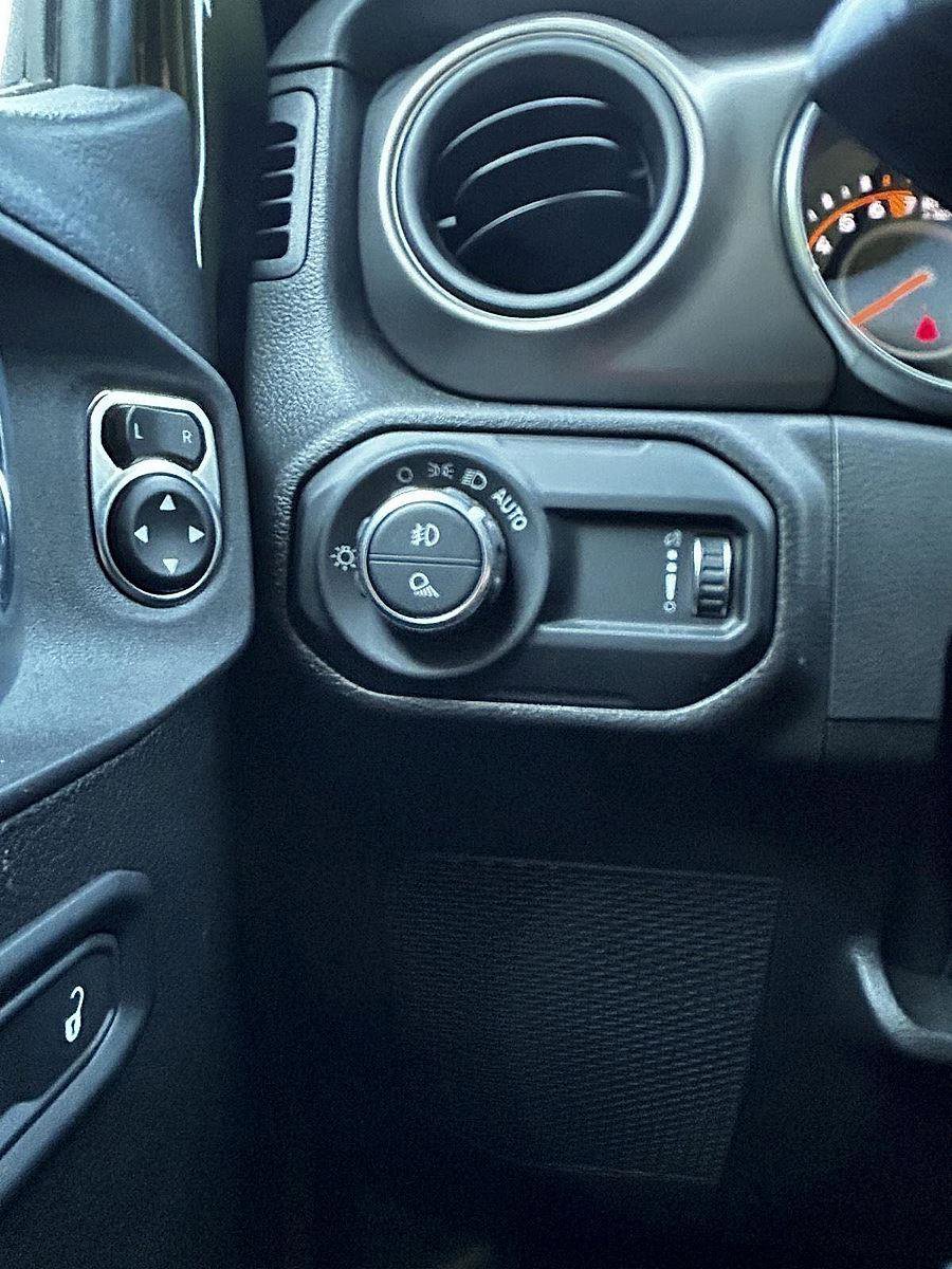 New 2023 Jeep Gladiator Sport AWD/4WD image 23