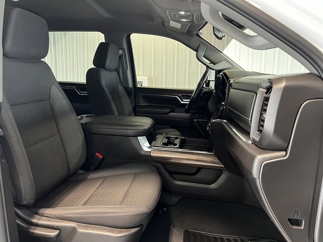 Used 2024 Chevrolet Silverado 3500 LT image 34