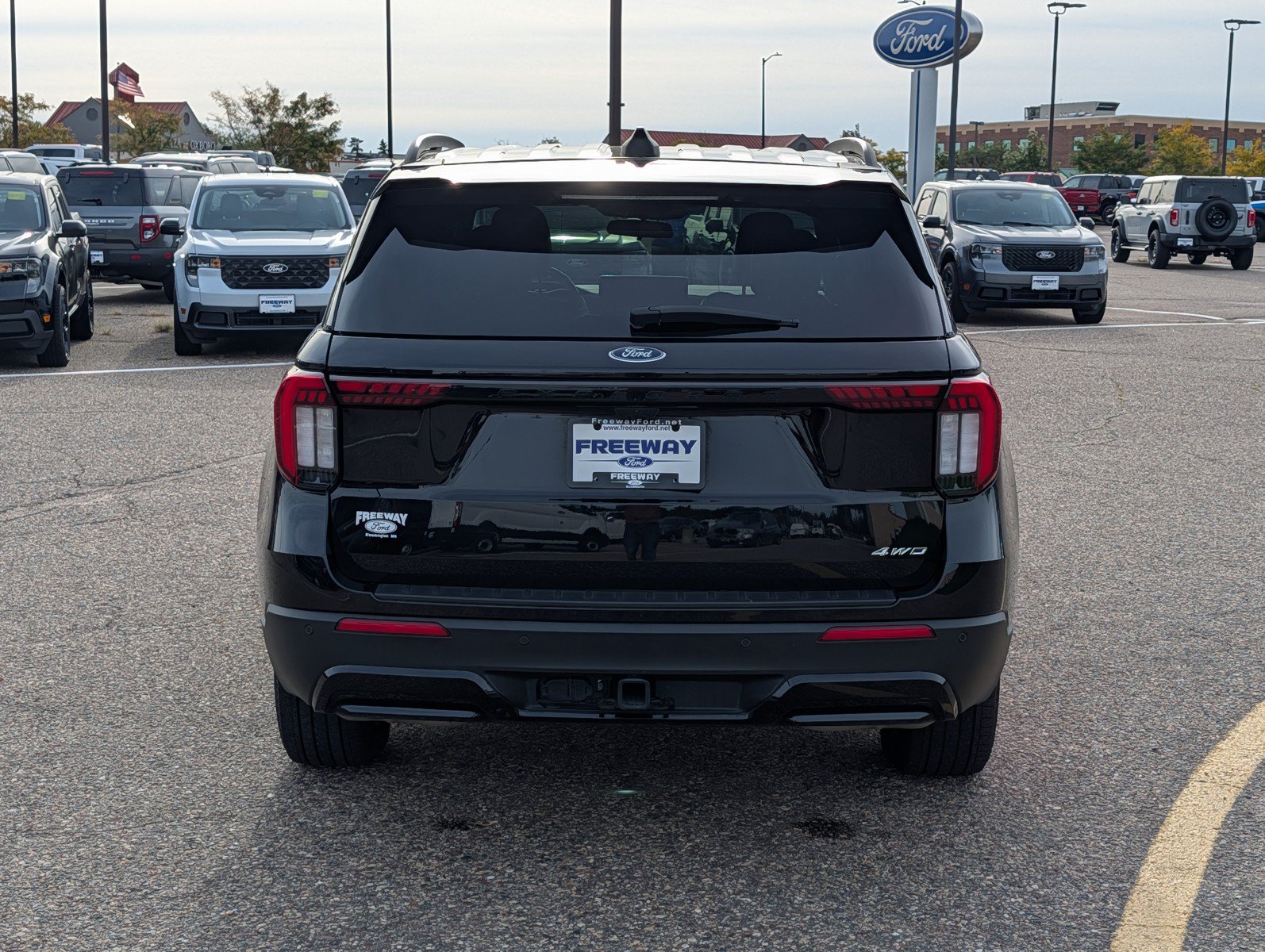 Used 2025 Ford Explorer ST-Line AWD/4WD image 7