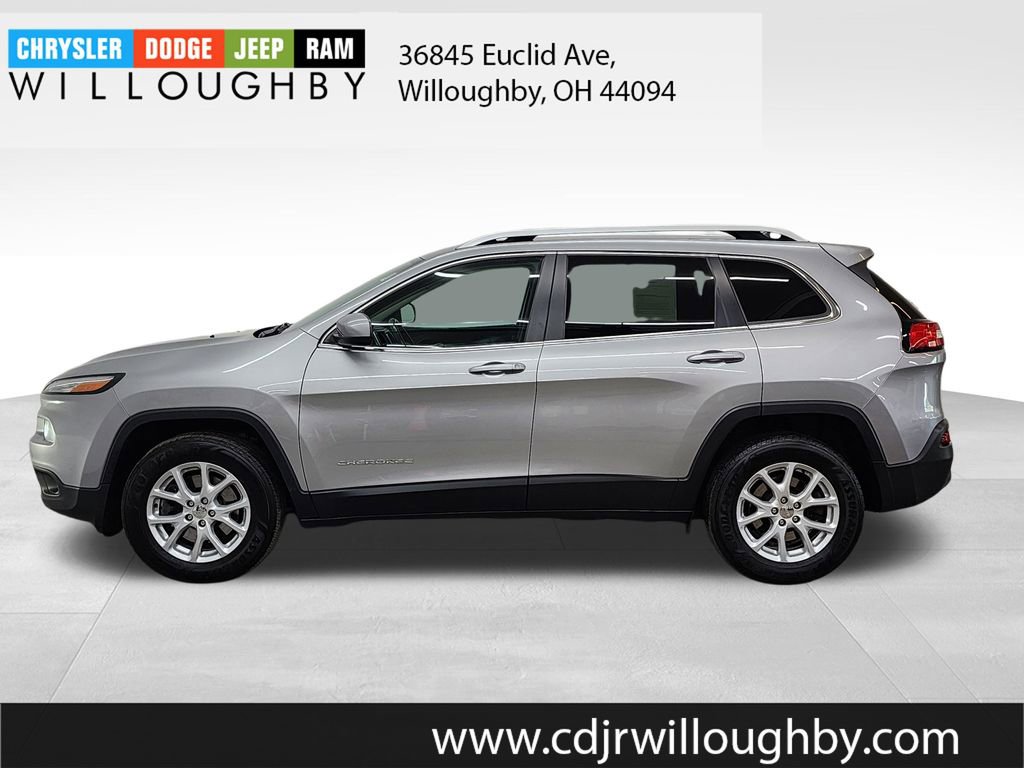 Used 2017 Jeep Cherokee Latitude w/ Cold Weather Group AWD/4WD image 5