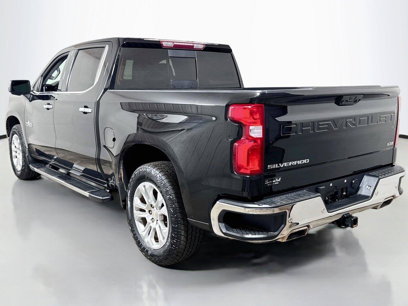 Used 2022 Chevrolet Silverado 1500 LTZ w/ LTZ Convenience Package II AWD/4WD image 6