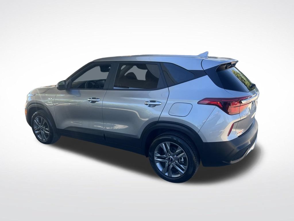 Certified 2023 Kia Seltos LX AWD/4WD image 48