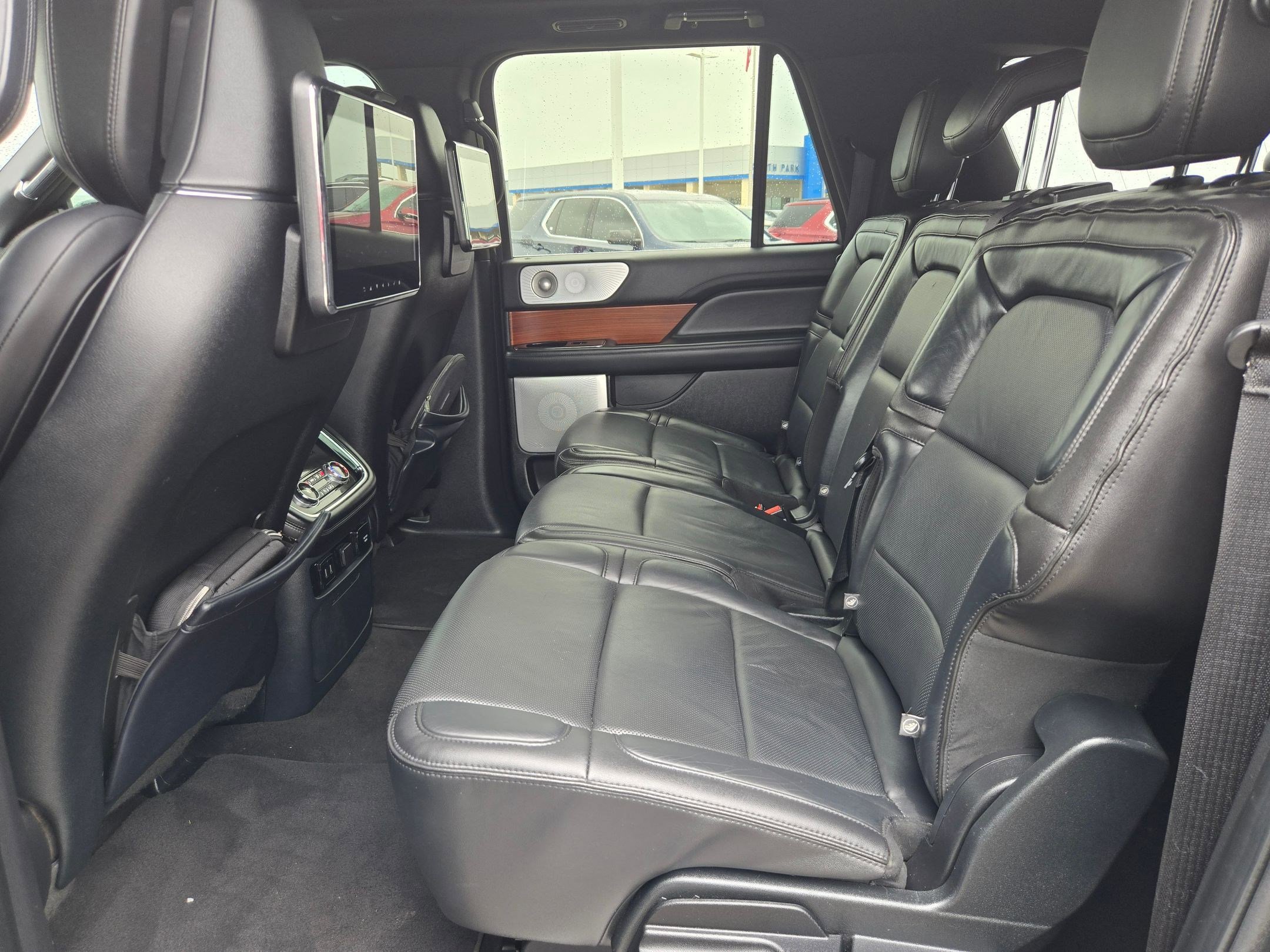 Used 2018 Lincoln Navigator L Reserve w/ Technology Package AWD/4WD image 13