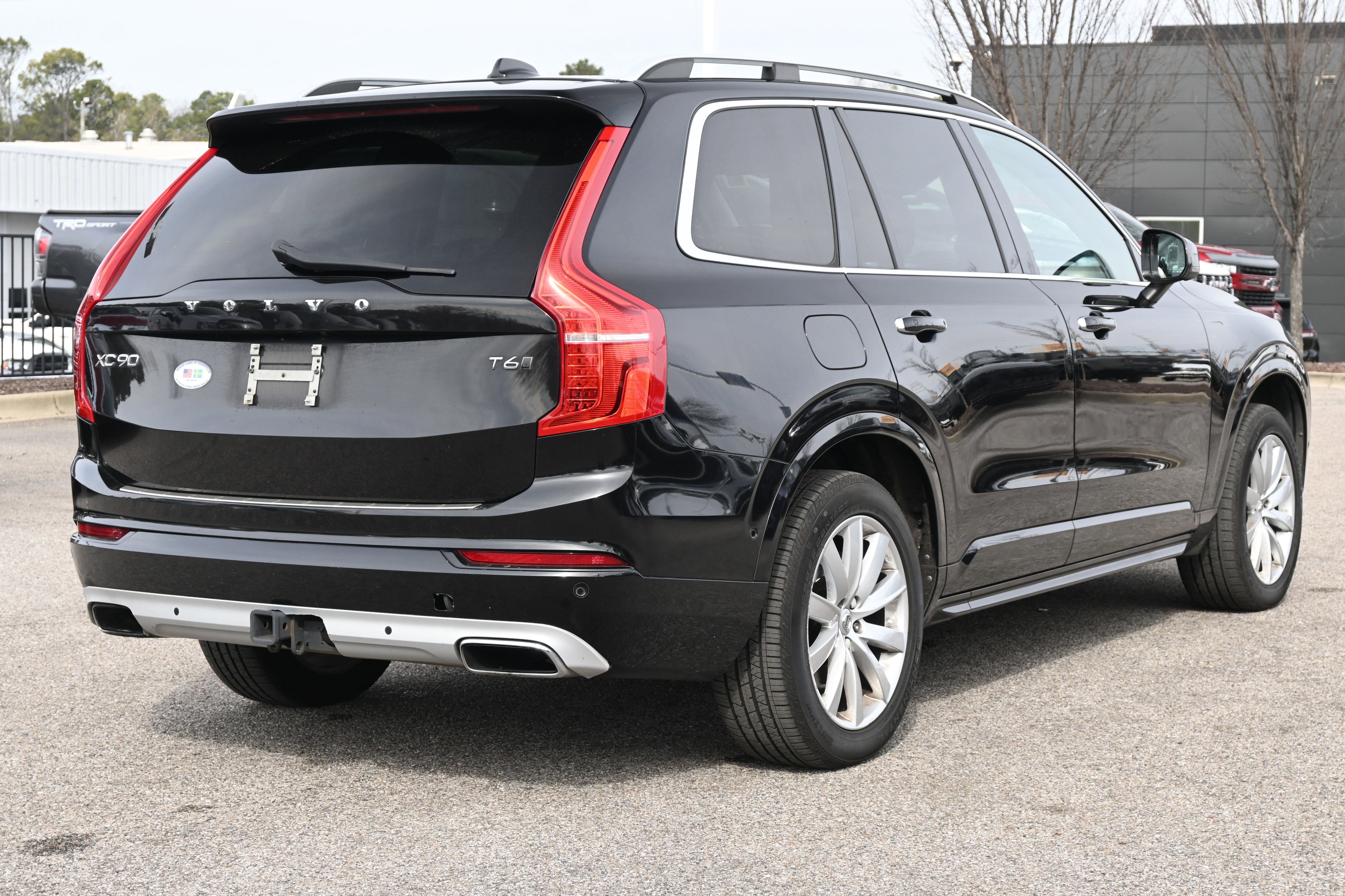 Used 2017 Volvo XC90 T6 Momentum w/ Vision Package image 10