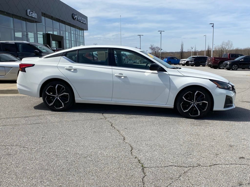 Used 2024 Nissan Altima 2.5 SR image 9