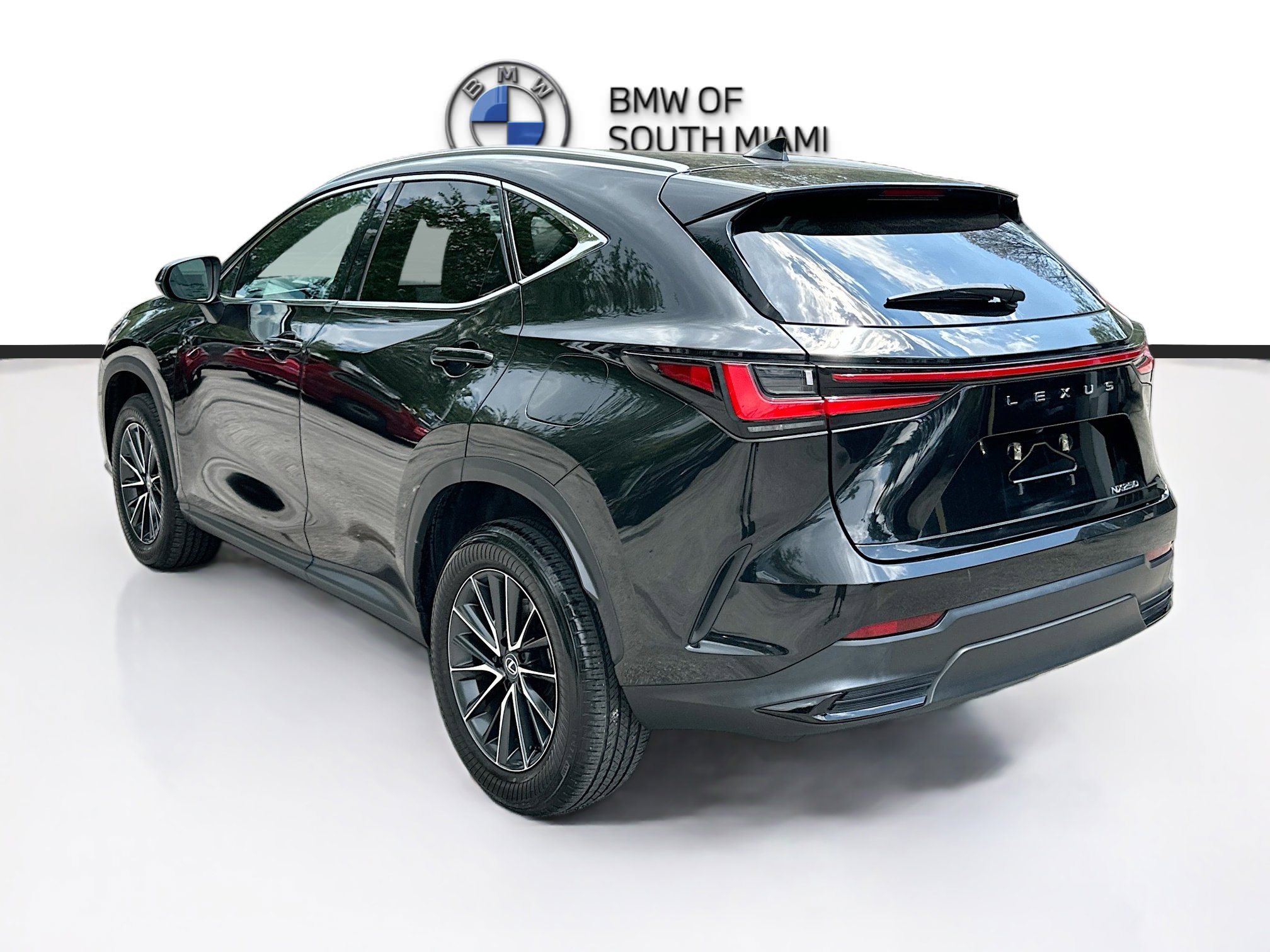 Used 2024 Lexus NX 250 FWD w/ Towing Package (2000 Lbs) image 5
