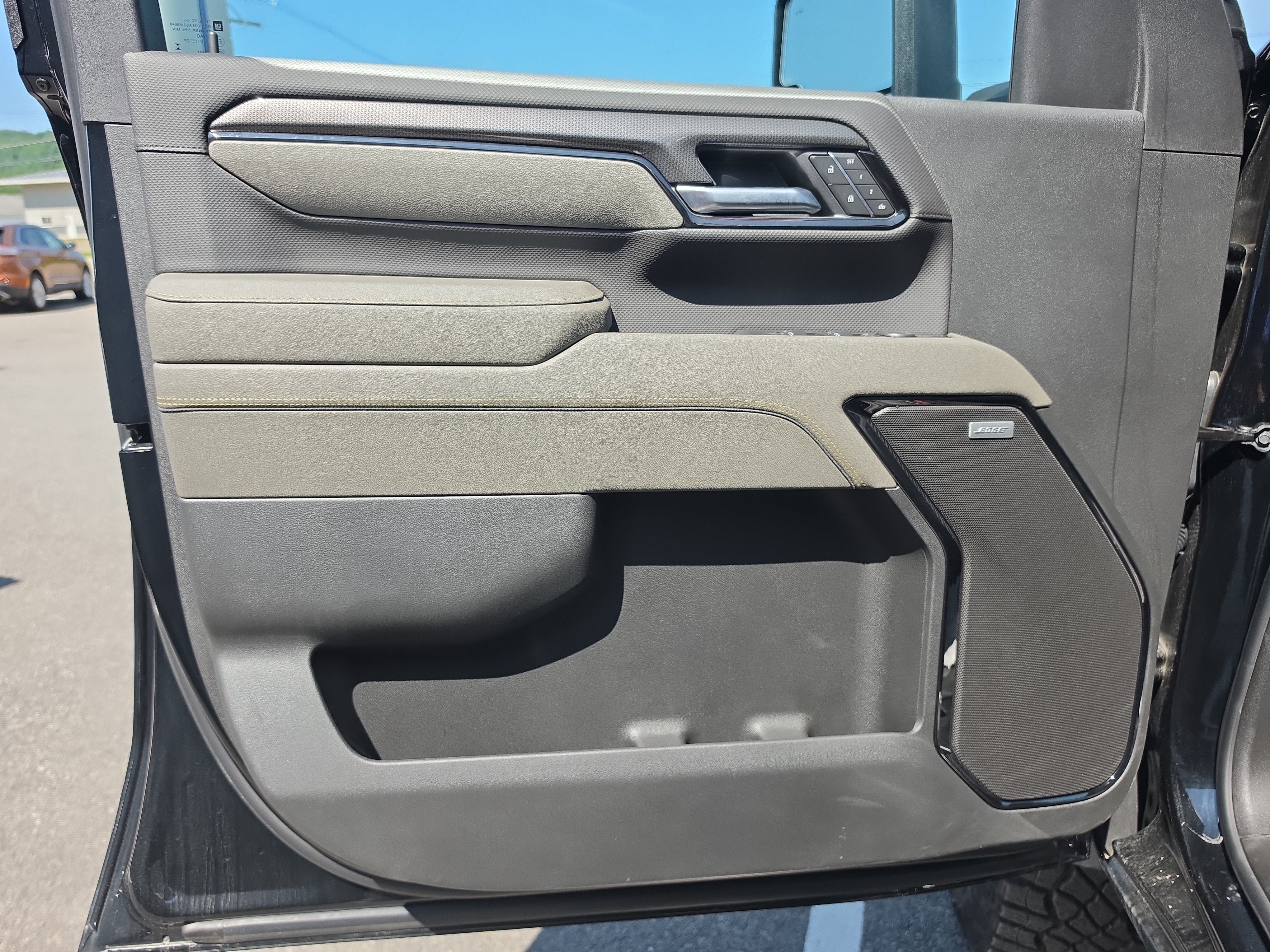 Used 2025 Chevrolet Silverado 2500 ZR2 w/ Technology Package AWD/4WD image 18