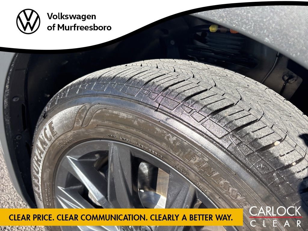 Certified 2024 Volkswagen Tiguan SE image 9