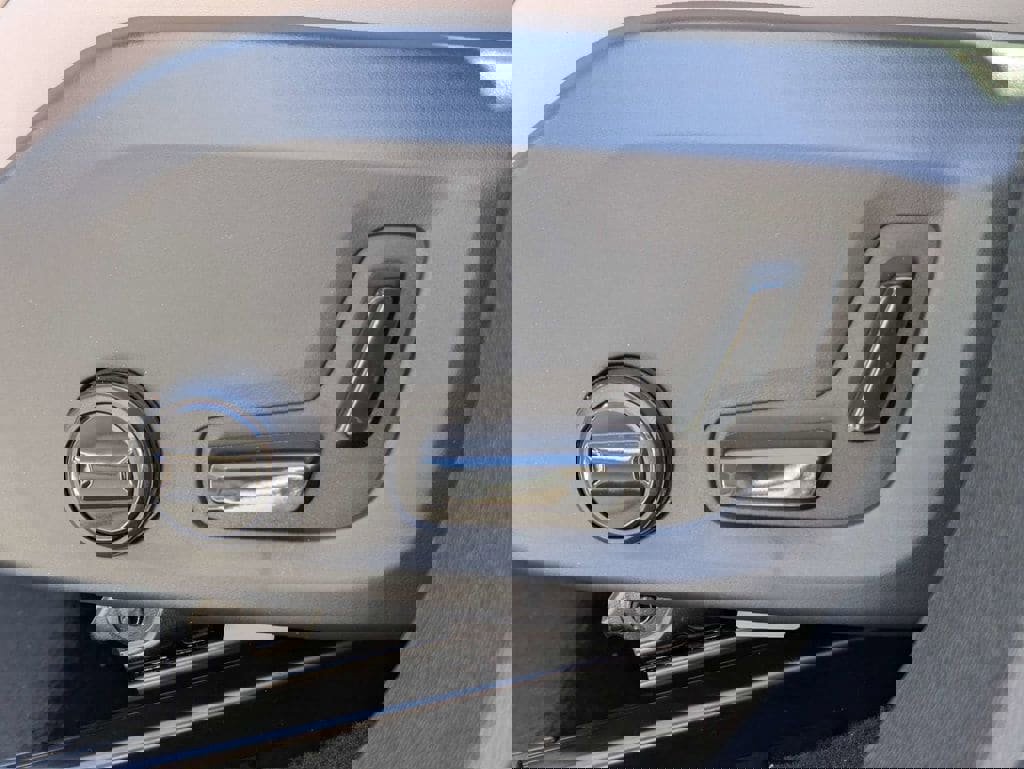 New 2026 Volvo XC60 T8 Core w/ Protection Package Premier image 26