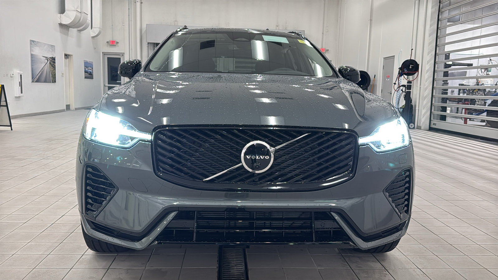 New 2027 Volvo XC60 T8 Plus AWD/4WD image 10