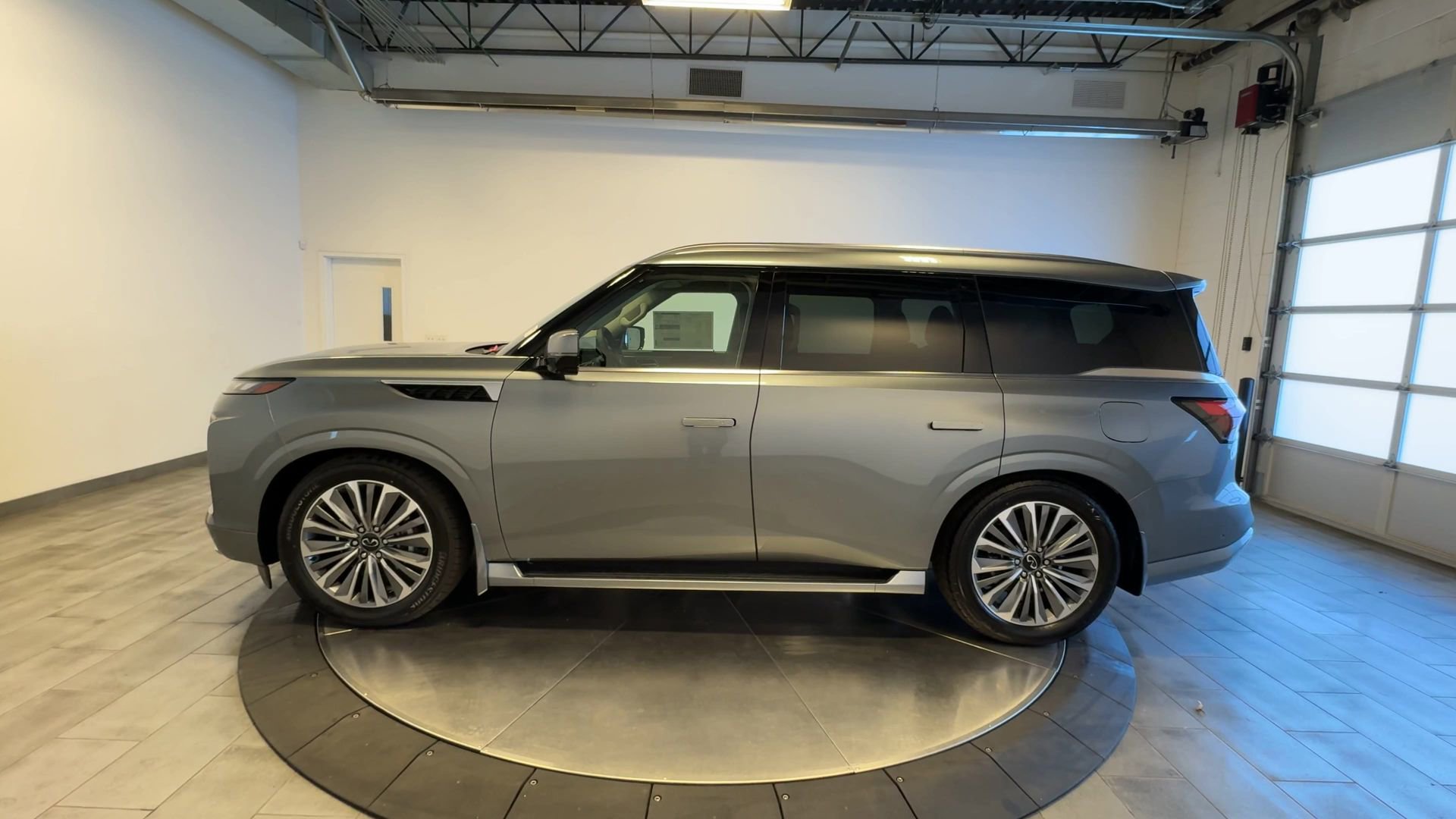New 2026 INFINITI QX80 Luxe w/ Cargo Package AWD/4WD image 5