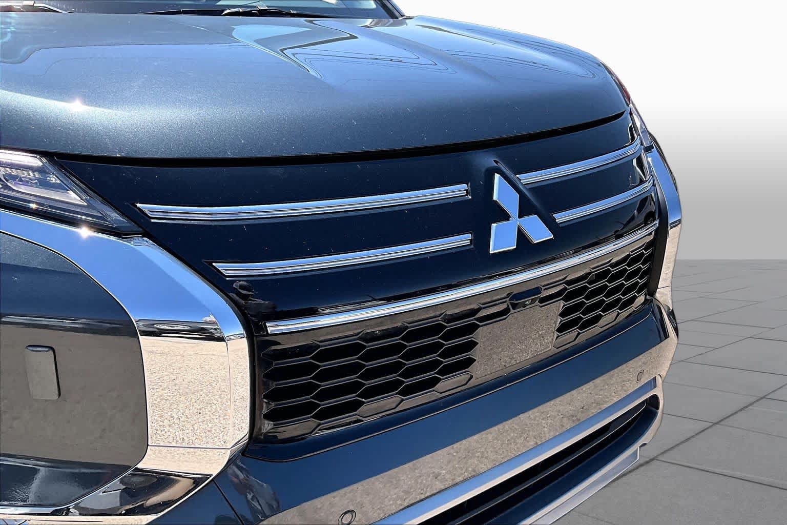 Used 2025 Mitsubishi Outlander SE AWD/4WD image 29