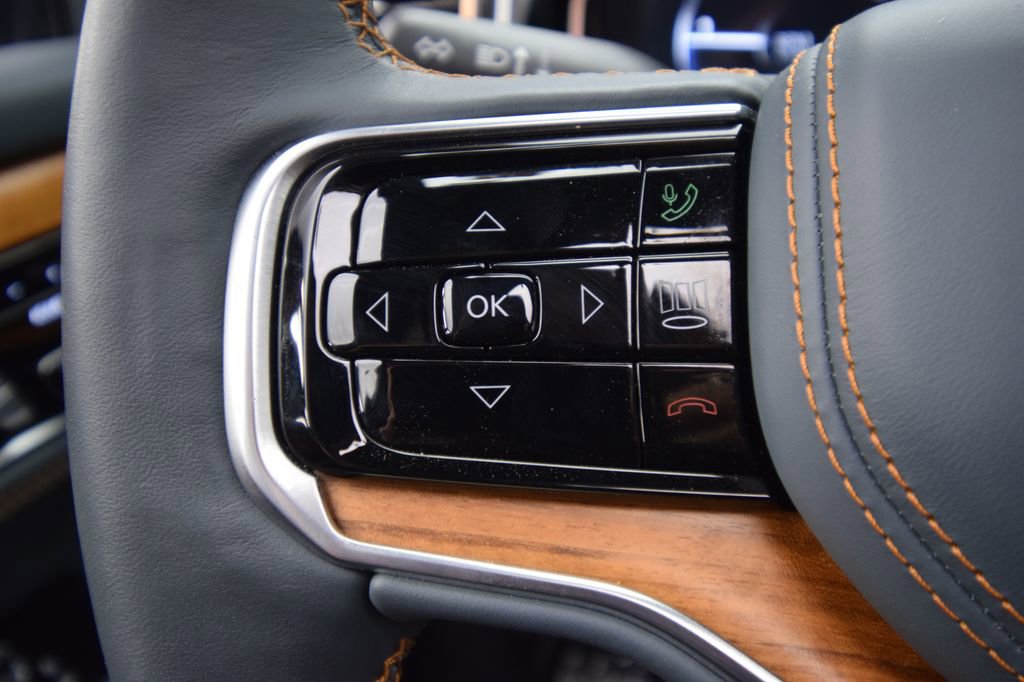 New 2024 Jeep Grand Wagoneer Series III AWD/4WD image 29