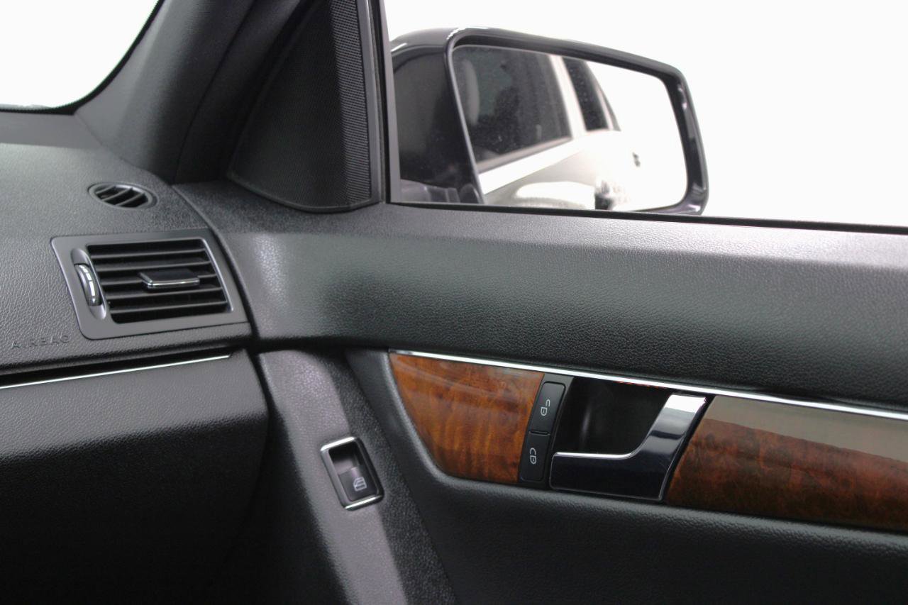 Used 2011 Mercedes-Benz C 300 Sedan image 57