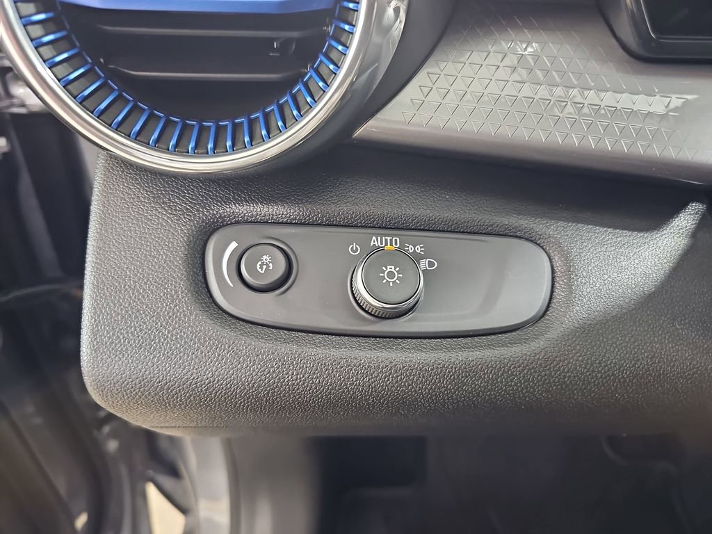 Certified 2024 Chevrolet Trax LT w/ Driver Confidence Package image 30