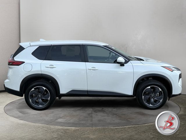 Used 2025 Nissan Rogue SV image 8