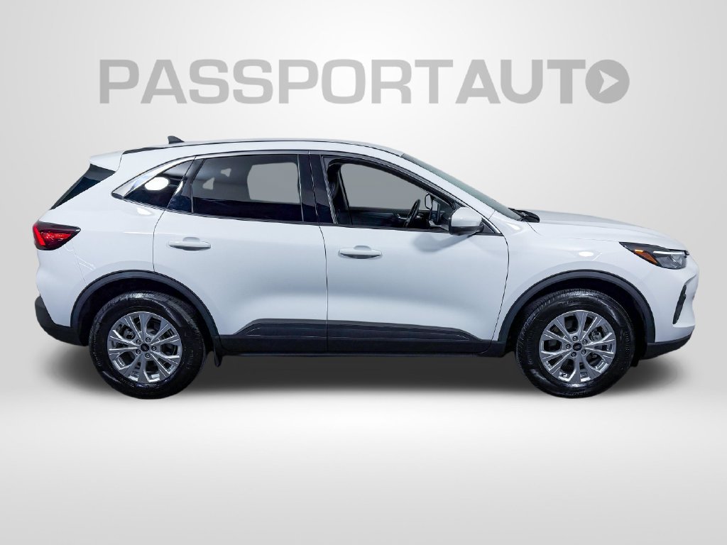 Used 2023 Ford Escape Active w/ Tech Pack #2 AWD/4WD image 10