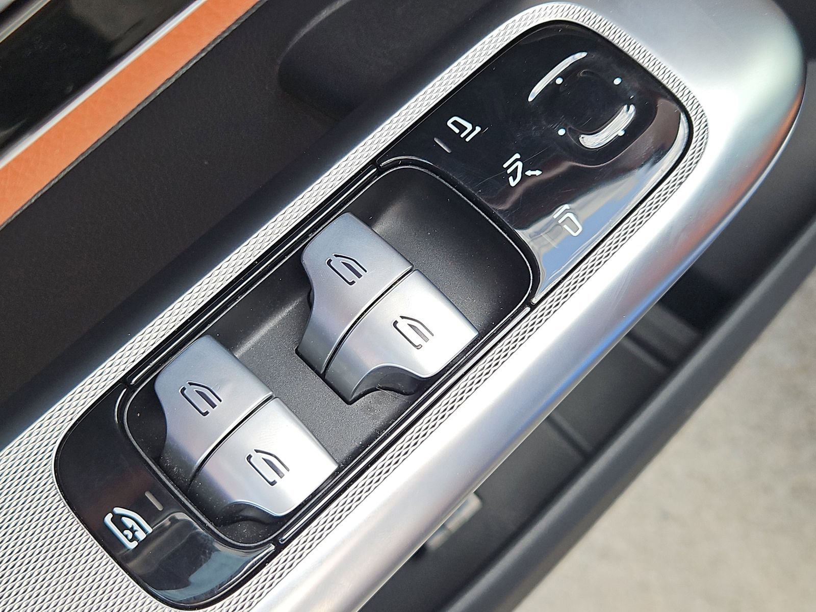 Used 2023 Mercedes-Benz GLC 300 image 23