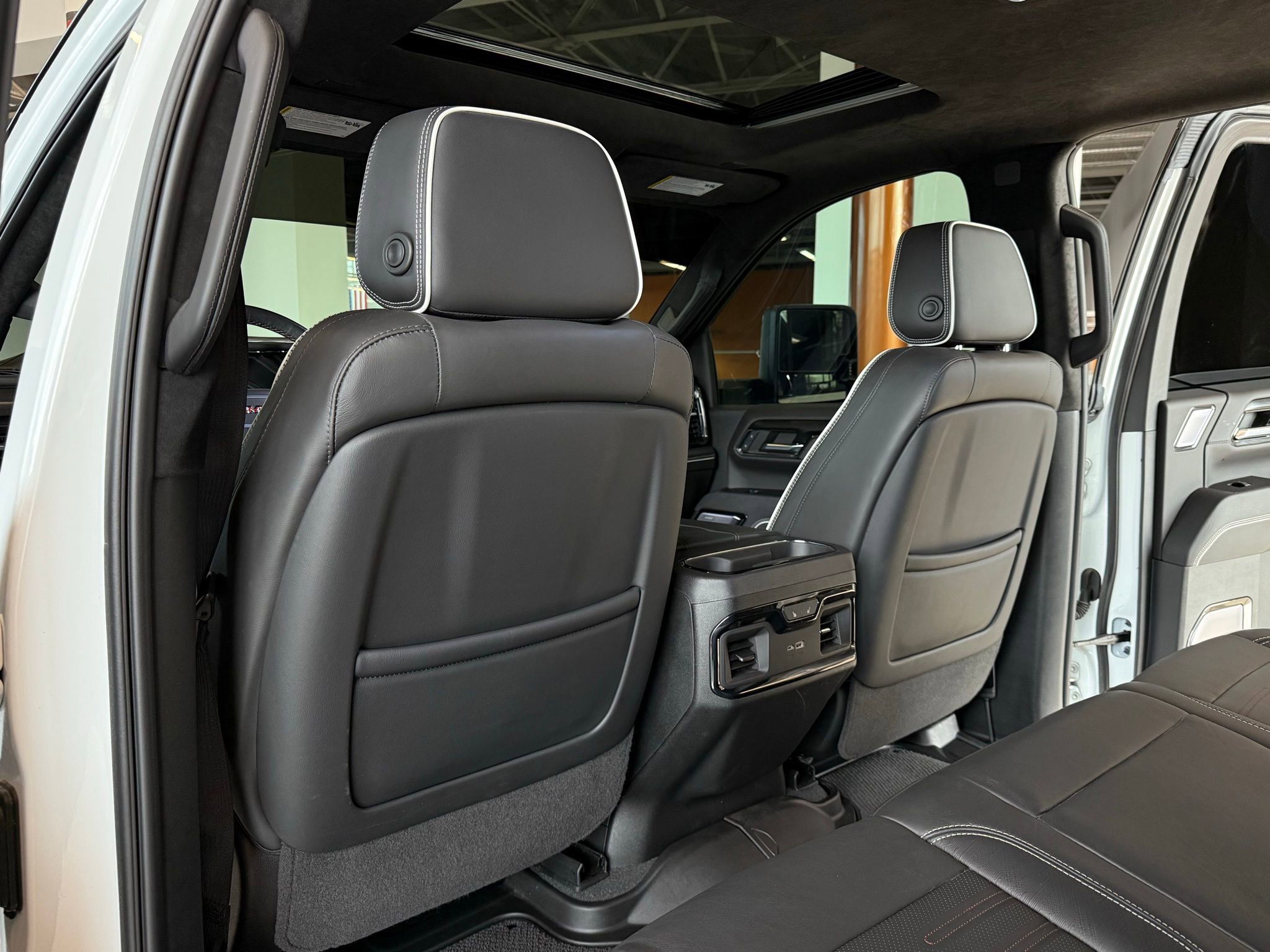 Used 2024 GMC Sierra 2500 AT4X image 46