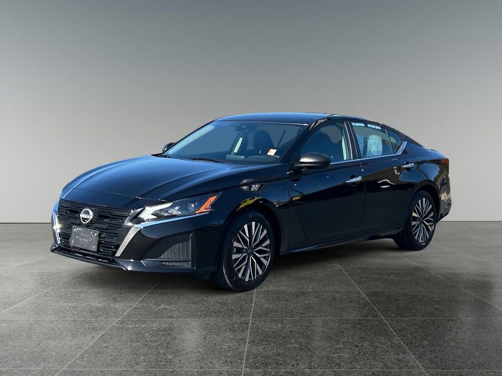 Used 2025 Nissan Altima 2.5 SV image 3