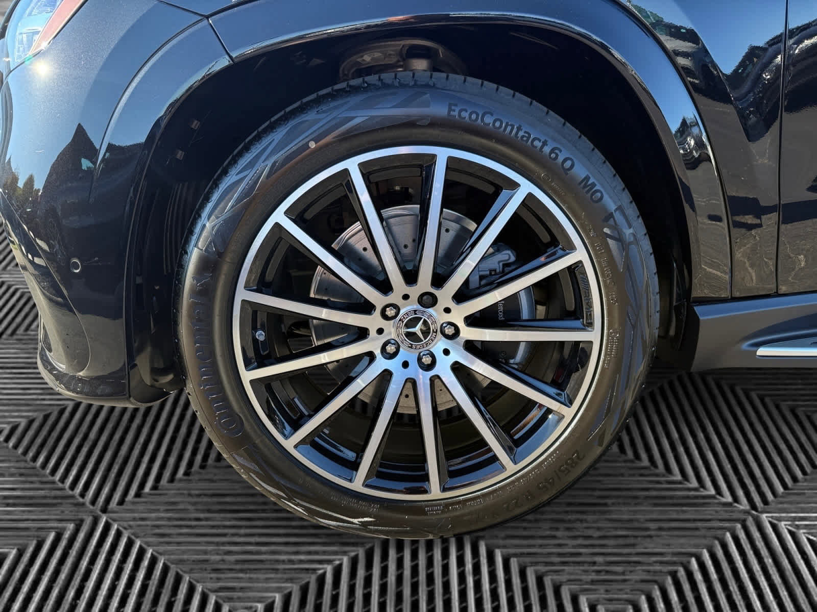 New 2026 Mercedes-Benz GLS 580 4MATIC image 9