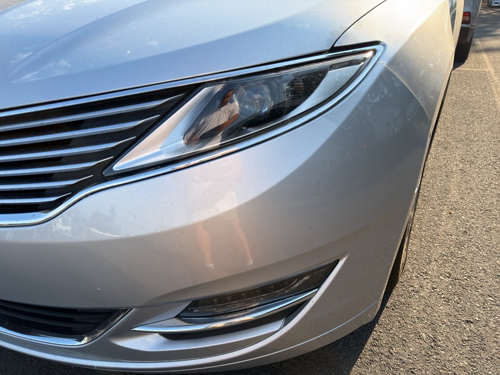Used 2013 Lincoln MKZ FWD image 9