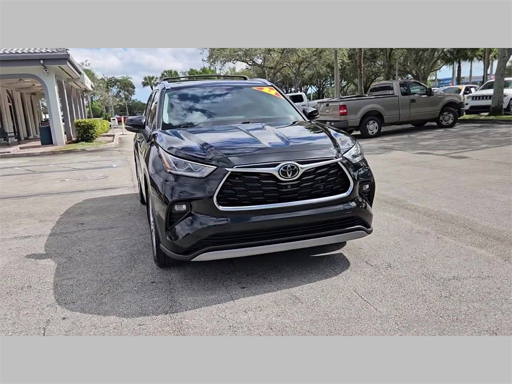 Used 2022 Toyota Highlander Platinum image 45