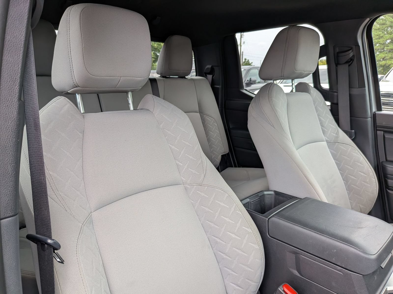 Used 2024 Toyota Tacoma SR5 AWD/4WD image 37